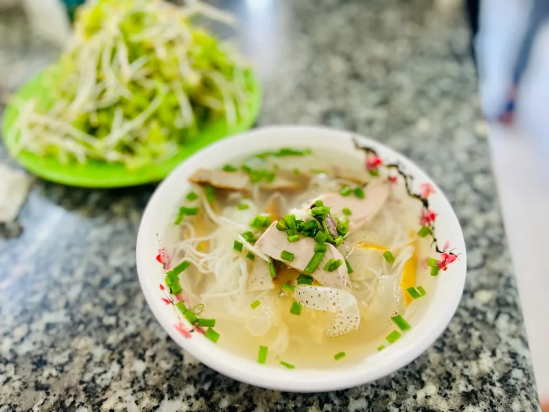 Quán bún cá Năm Beo Chợ Đầm