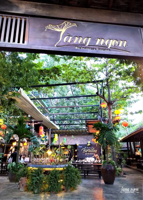Làng Ngon - Vietnamese Cuisine & Seafood Restaurant Corner