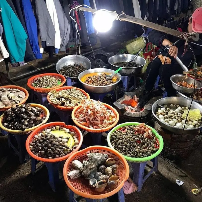 Ốc và sò nóng hổi