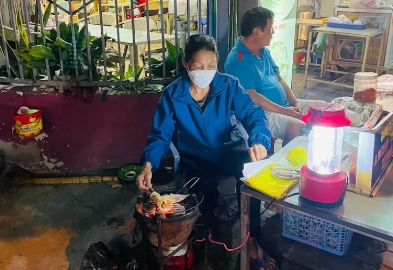 Bánh tráng nướng mắm ruốc Tuyên Quang