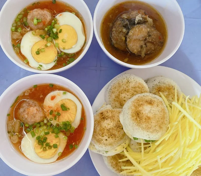 Bánh căn xíu mại Hàm Tiến (Lưu Thông)
