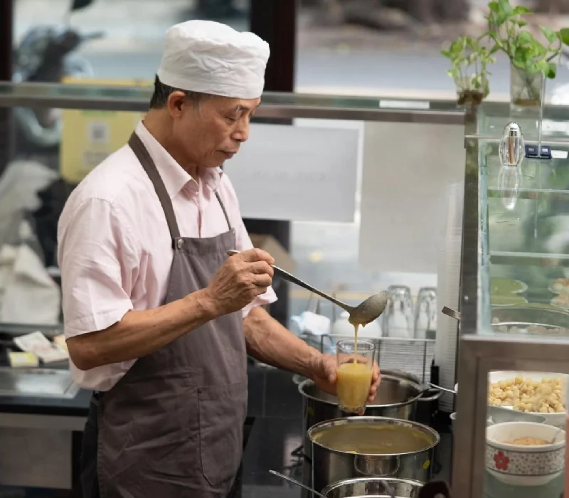 Quán chè Mười Sáu