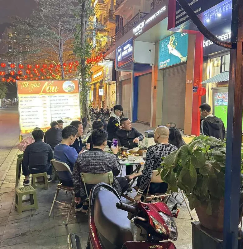 Nhà hàng Quán Họ Hứa