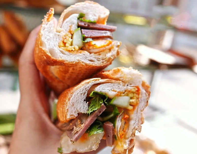 Bánh mì bột lọc Quảng Bình