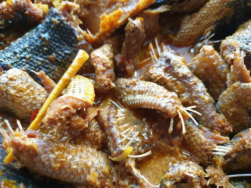 Đẻn biển xào sả ớt