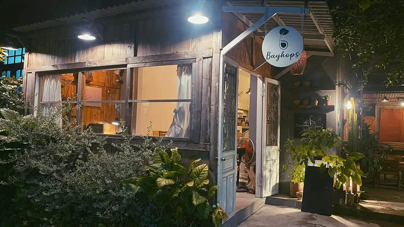 Bayhops Café