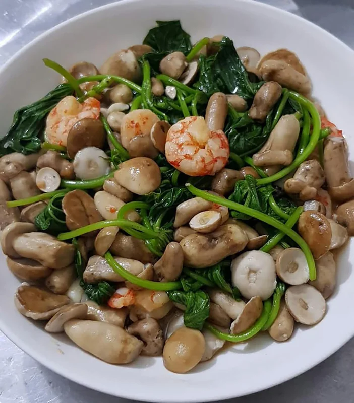 Nấm tràm xào rau lang