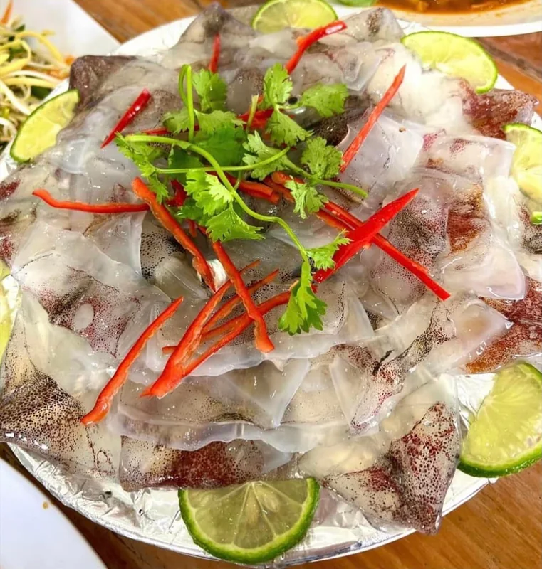 Mực nhảy sashimi