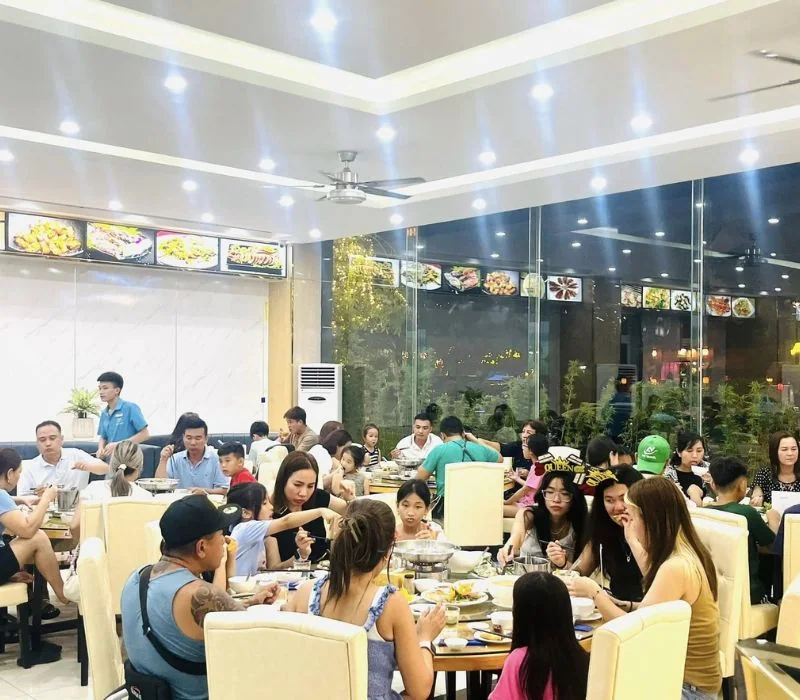Chợ hải sản Cột Năm