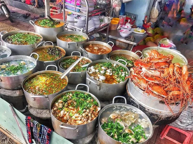 Các loại bánh đặc sản tại Phố ẩm thực Quy Nhơn