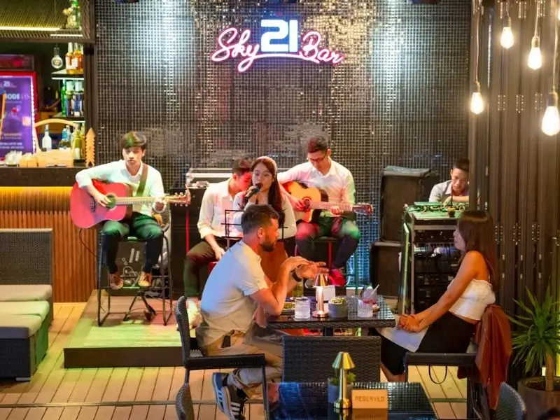 Sky 21 Bar