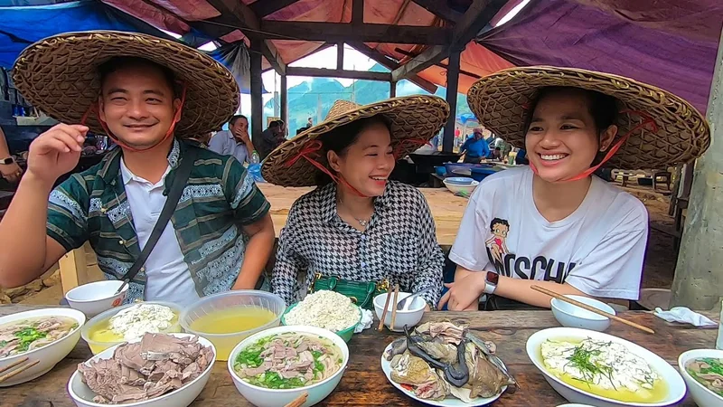 Chợ phiên Đồng Văn