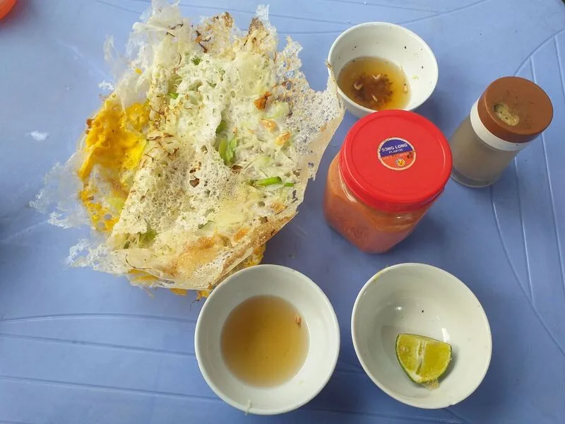 Bánh khoái tép Lê Lai