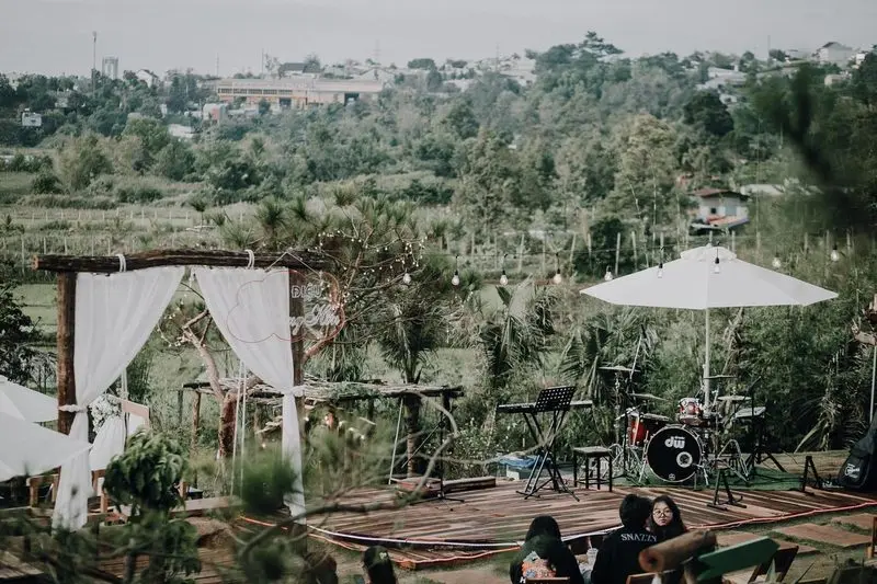 Thông Farm & Bistro