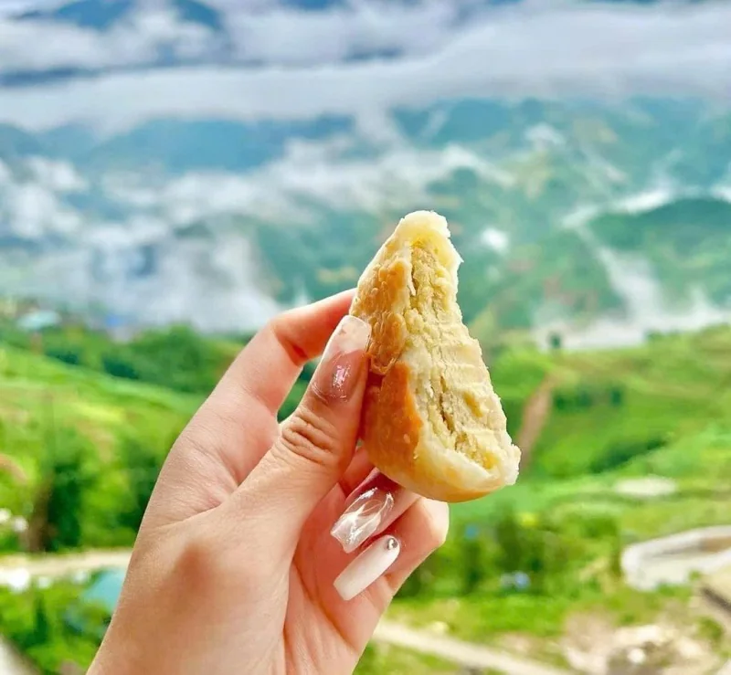 Thưởng thức bánh hạt dẻ Sapa và chọn làm quà