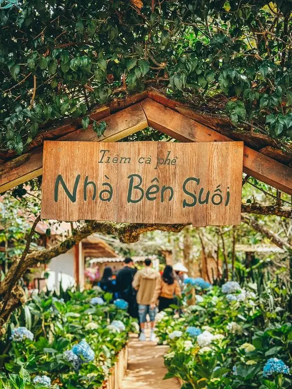 Tiệm cà phê Nhà Bên Suối Đà Lạt