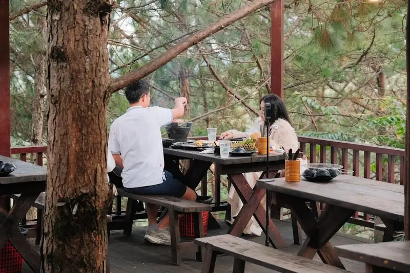 Tiệm Nướng Trong Rừng