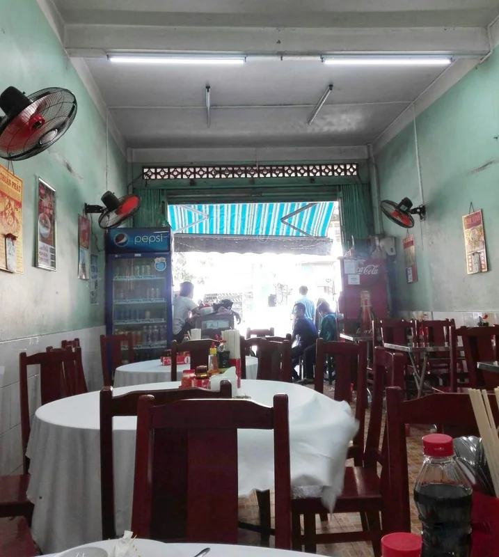 Tiệm cơm Chí Thành Ấp Bắc