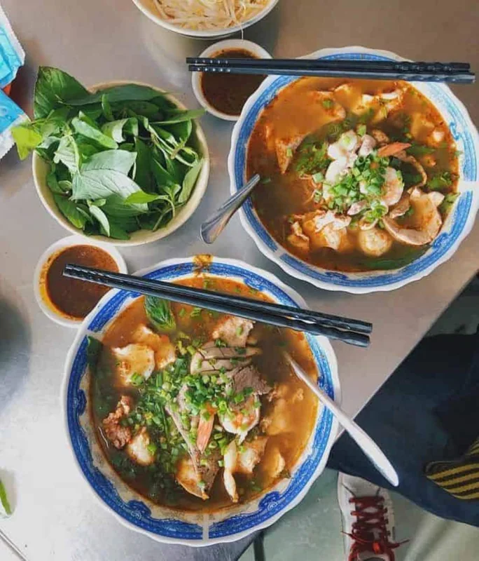 Hủ tiếu sa tế Chín Hoàng