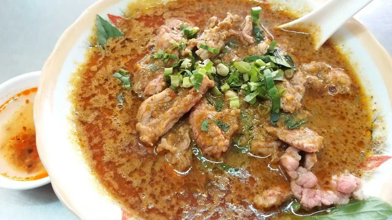 Hủ tiếu sa tế Chín Hoàng