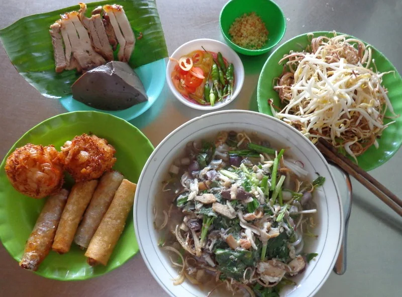 Quán bún nước lèo Cây Sung