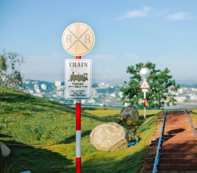 Không gian xanh và mặt hồ