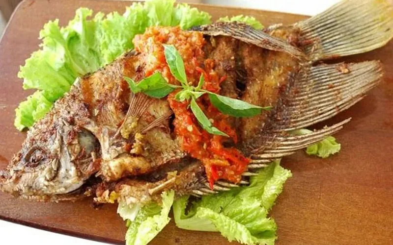 Cá tai tượng chiên xù