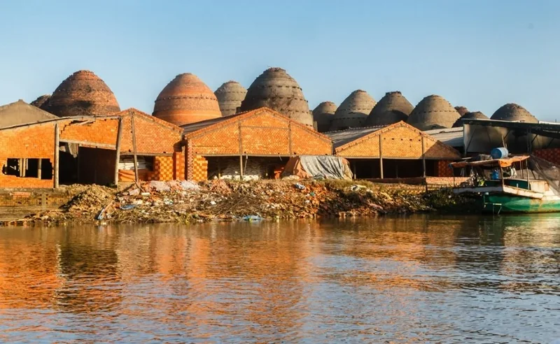 Gạch gốm mỹ nghệ Vĩnh Long