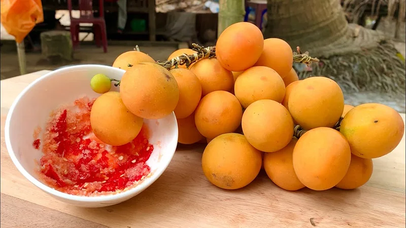 Thanh trà tươi chấm muối ớt
