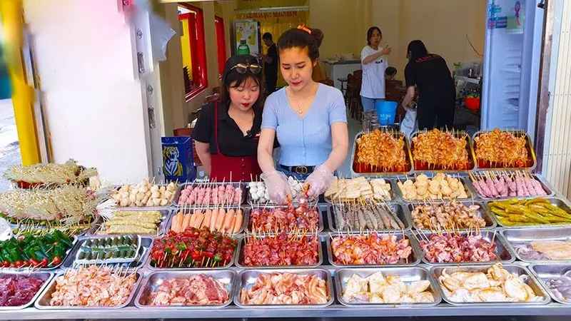 Xiên que vỉa hè
