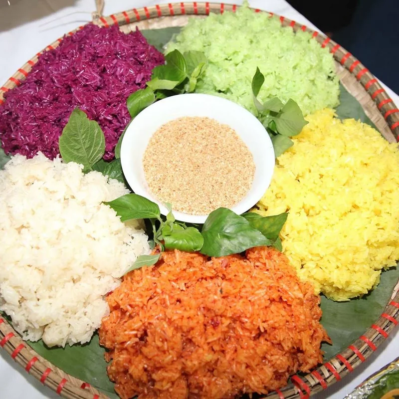 Xôi ngũ sắc Tú Lệ